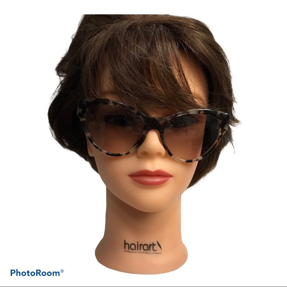 Prada sunglasses 😎
